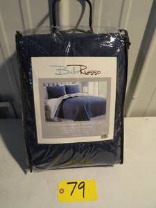 lot 79 image: Bella Russo 3 Piece Reversible Coverlet Set Queen