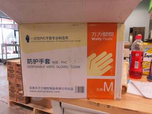 lot 629 image: Wally Plastic Disposable Vinyl Gloves Size Medium (TOTAL COUNT 1000 GLOVES)