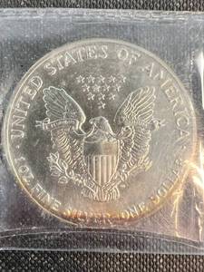 1988 AMERICAN SILVER EAGLE 1 TROY OZ .999 FINE SILVER