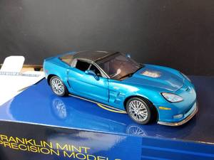 lot 2 image: 2009 Corvette ZR1 Franklin Mint Diecast Car with Box