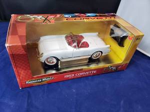 lot 7 image: 1953 Corvette 118 Die Cast Car American Muscle by Ertl