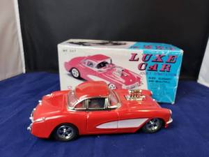 lot 12 image: Vintage Luxe Car Corvette MF 347