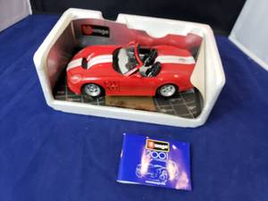 lot 16 image: 2001 Shelby Series 1 by Burago