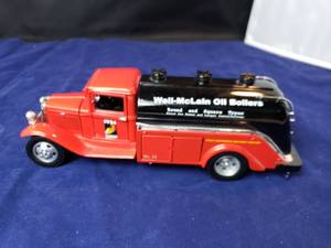 lot 36 image: Weil-McLain Oil Boilers 1934 Ford BB-157 Delivery Truck 124 Die-Cast