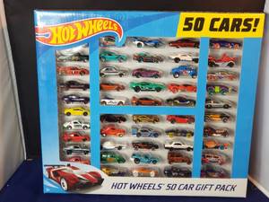 lot 47 image: Hot Wheels 50 Car Gift Pack Unopened