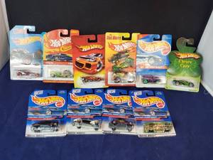 lot 51 image: Lot of 10 Hot Wheels