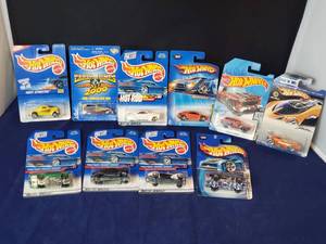 lot 52 image: Lot of 10 Hot Wheels