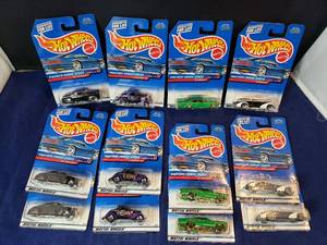 lot 59 image: Lot of 12 Hot Wheels