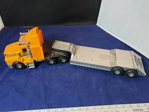 lot 65 image: Plastic Truck and Trailer