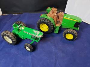 lot 101 image: Lot of 2 Ertl John Deere Tractors
