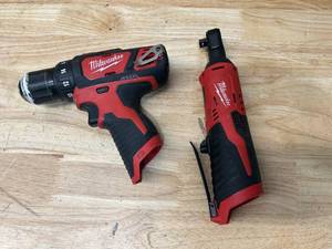 lot 27 image: MILWAUKEE M12 38 DrillDriver (2407-20) and 38 Ratchet (2457-20) Tools Only