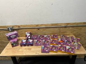 lot 68 image: Lot of Various Light Bulbs