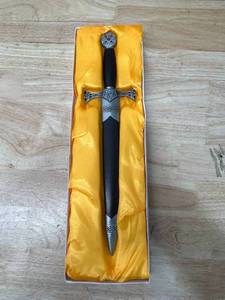lot 72 image: Knotted Celtic Dagger