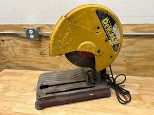 lot 43 image: DEWALT DW871 14-Inch 5.3-Horsepower Chop Saw