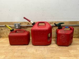 lot 76 image: Lot of 3 Gas Cans