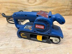 lot 74 image: BOSCH 3 X 18 Belt Sander