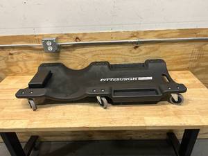 lot 124 image: PITTSBURGH Oversized Creeper- 300 lb Capacity