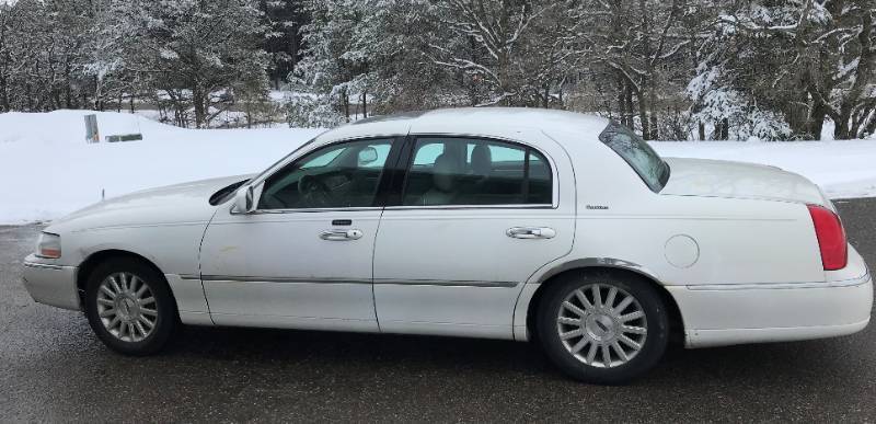 2003 Lincoln Town Car Signature