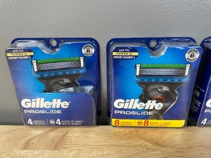 lot 396A image: 24 Brand New Gillette Proglide Razor Blades 