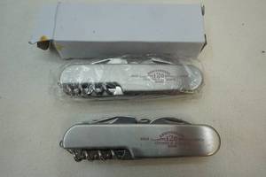 Multi pocket knives