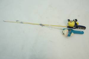 Vintage Mickey Mouse and Snoopy rod reel comb.