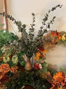 lot 5 image: Faux Tree & Plants, Silk Flowers and More