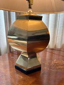 lot 14 image: Pair of Brass Colored Table Lamps