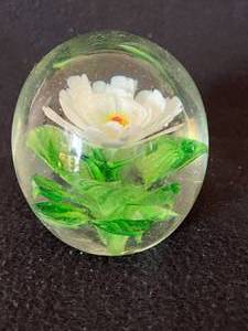 lot 16 image: Glass Flower Paperweight