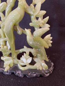 lot 30 image: Imitation Jade Table Decor
