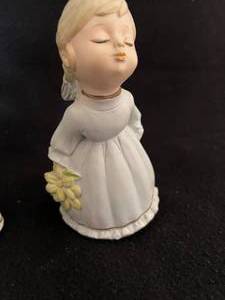 lot 33 image: Spinning Musical Angel Figurine