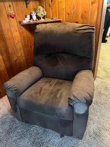lot 70 image: Brown ReclinerSwivel Chair