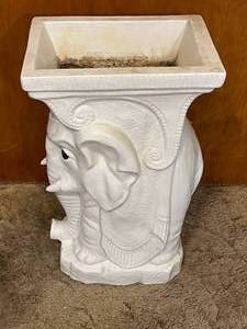 lot 69 image: Vintage Ceramic Elephant Planter Stand
