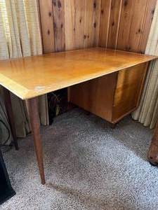 lot 79 image: Golden Oak Desk with Drawers