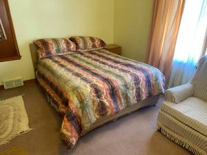 lot 102 image: Golden Oak Full-Sized Bed with Blankets, Sheets & Pillows