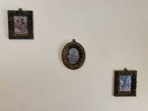 lot 140 image: Ornate Mini-Carved Bronze-Toned Frames