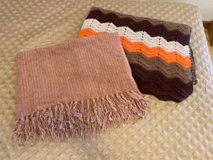 lot 142 image: Vintage Blankets Pink Throw, and Retro Crochet