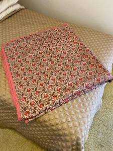 lot 143 image: Vintage Rose and Paisley Quilt
