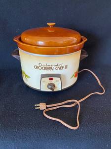 lot 156 image: Vintage Ambassador Crockery Chef III Slow Cooker