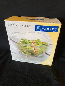 lot 165 image: Anchor Hocking Savanna Serving Bowl