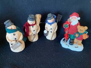 lot 171 image: 3 Snowmen and Santa Winter Decor