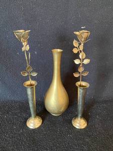 lot 186 image: Brass-Toned Roses in Vases, Decorative East Asian Vase