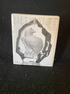 lot 224 image: Fifth Avenue Crystal Eagle Paperweight