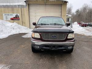 lot 2 image: 2000 Ford F-150 Lariat 60,000 miles