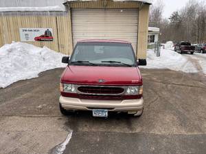 lot 5 image: 2002 Ford E-150 Econoline Van with 177,000 miles