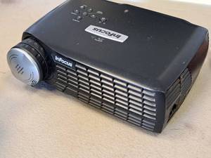 lot 1122 image: InFocus IN10 DLP Projector LP70