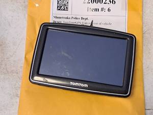 lot 1134 image: TomTom XL Navigation