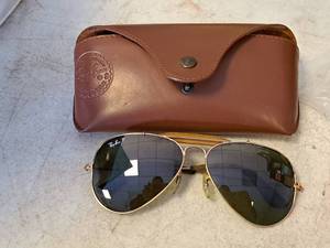 lot 1136 image: Ray Ban Sunglasses with Case