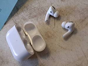 lot 1126 image: Lot of (One Pair) Apple Air Pods  Wireless Earbuds with Charging Case