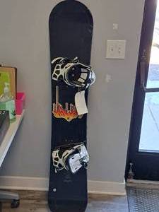 lot 1106 image: Snowboard