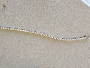 lot 187 image: Womens 10K Gold 7 Bracelet
